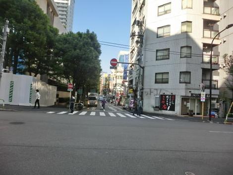 西側の道路