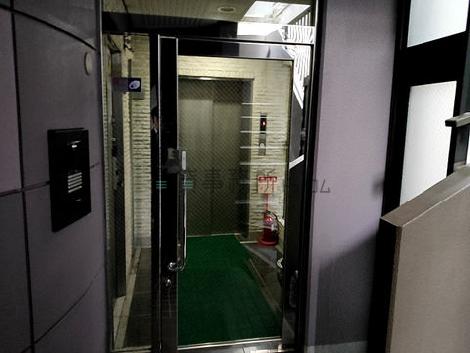 正面玄関