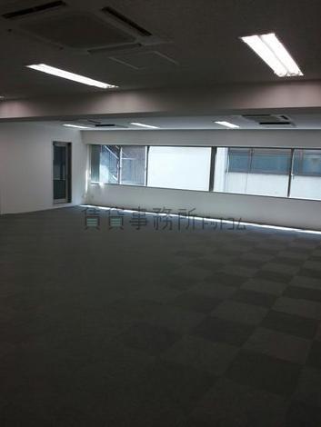 京橋中央ビルの室内