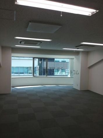 京橋中央ビルの室内
