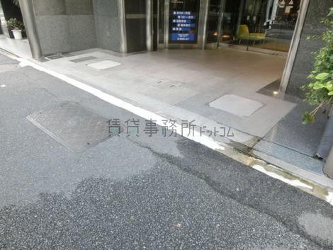 フラットな床面で連結しています
