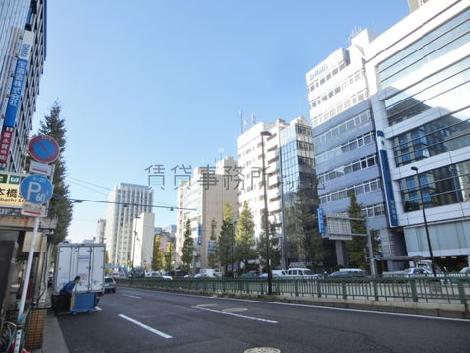 室町駅へアクセスする通りです
