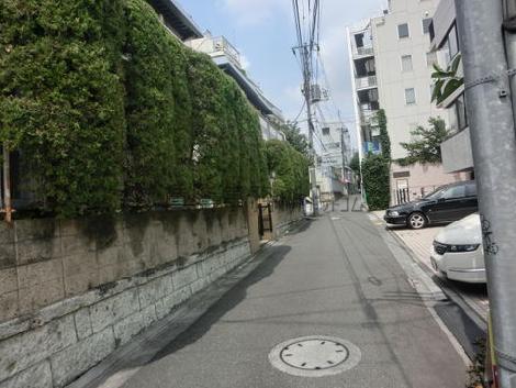 路地の奥から撮影