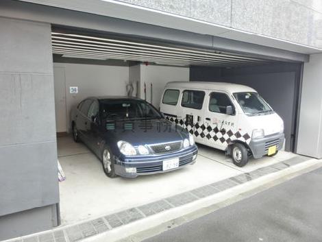 ２台駐車が可能な駐車場があります