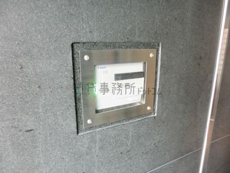 玄関横にあるセキュリティシステム