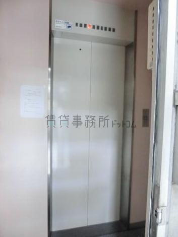 乗り場前