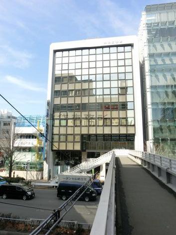 共和五番館の外観写真