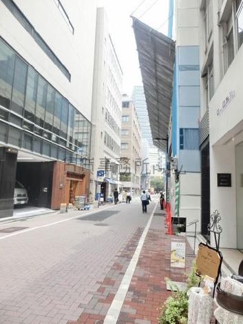 玄関前の歩道