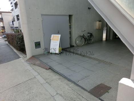 正面入口付近です