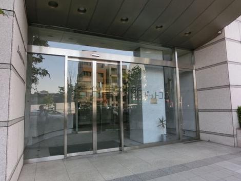 重厚感がある入口