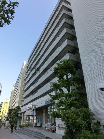 大通りに面しています