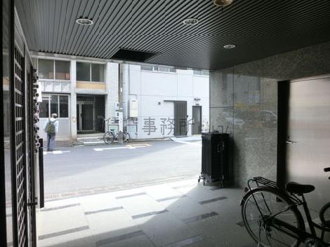 入口側から見た道路です