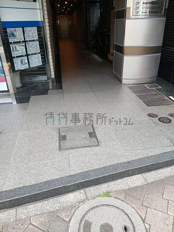 正面玄関