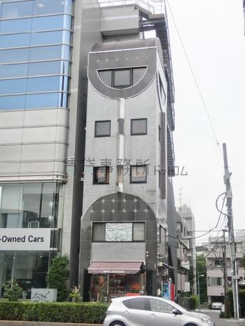 通りの向いから撮影