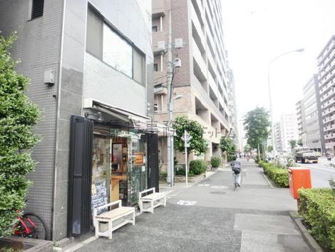 １階部分には店舗が入居中