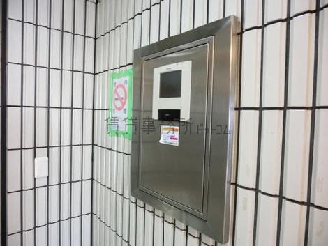 入口にセキュリティシステムがあります