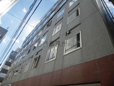 窓ガラスが多くあります