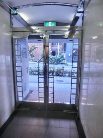 エントランスドア