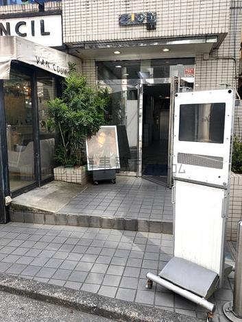 正面玄関
