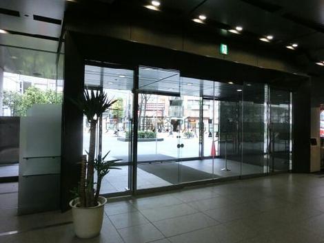 間口の広い自働扉
