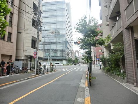 全面道路左手春日通り方面