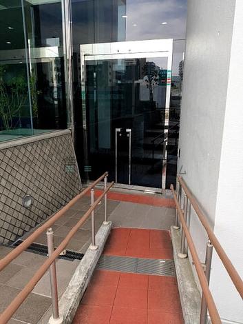 正面玄関