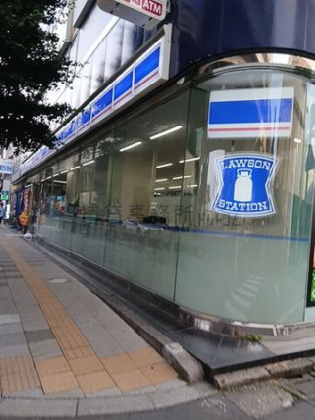 1階にはコンビニ入居