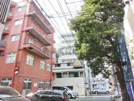 物件の裏手は人通りが少ない