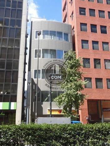 大学通信教育ビルの外観写真