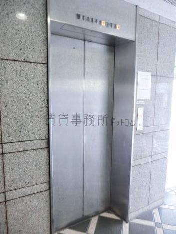 乗り場前