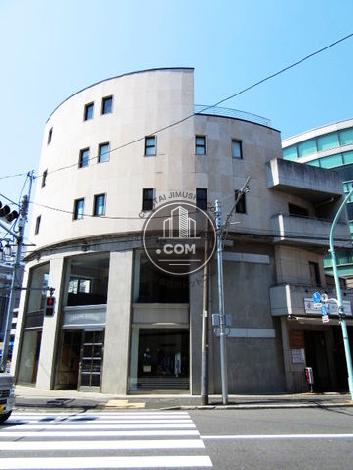 MF神宮前の外観写真