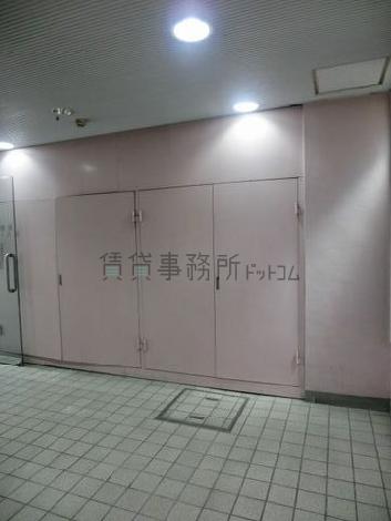 エレベーターホールはゆとりがあります