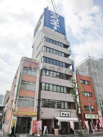 通りを一望可能です