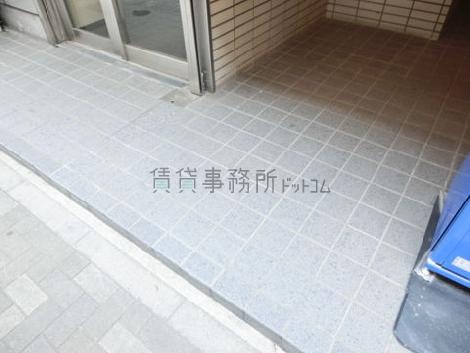 フラットな床面