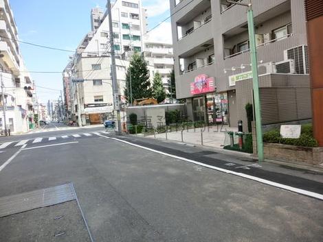 駅至近ですが車通りの無い静かな立地です
