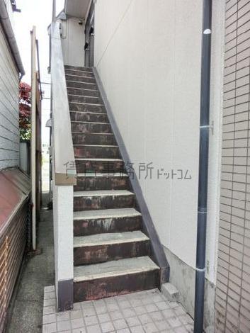 階段前の様子