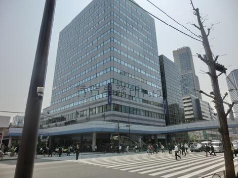 正面入口付近から見た周辺です