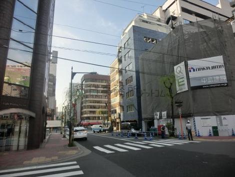 昭和通りから一本入った交差点