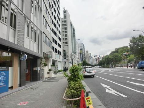 防衛庁入口が近くにあります