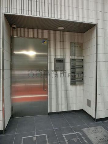 正面からの入口