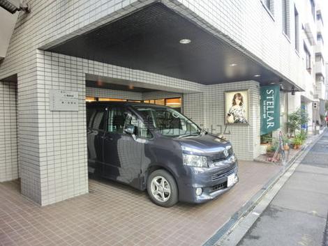 有料駐車場を完備