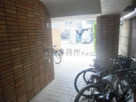 通りまでは距離が離れています