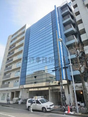 鏡面性の高いガラス面