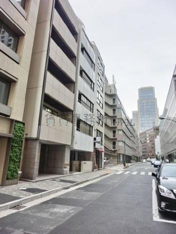ビルが立ち並びます