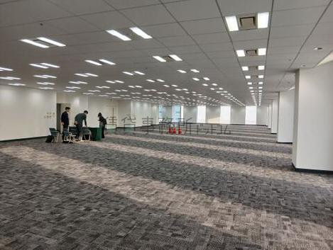 LIVMOライジングビルの室内