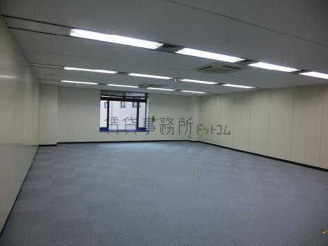 新横浜ステーションビルの室内
