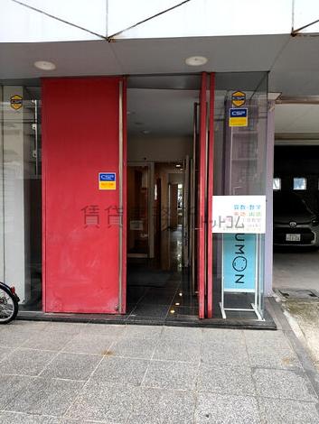 正面玄関