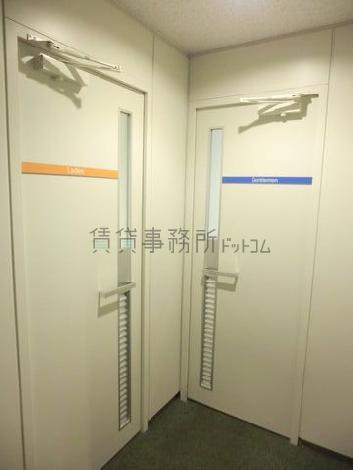 基準階トイレ入口