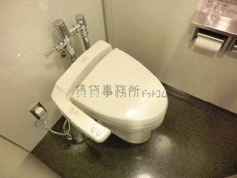 基準階男子トイレ