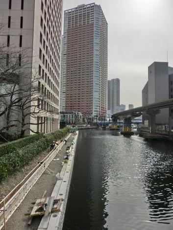 運河と東京モノレールに面してます